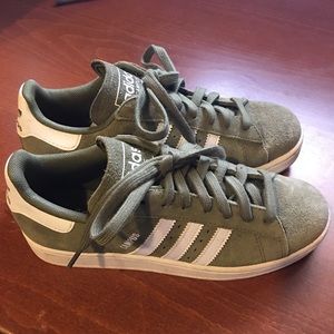Olive green Adidas Women’s sz 7.5 Men’s sz 5.5